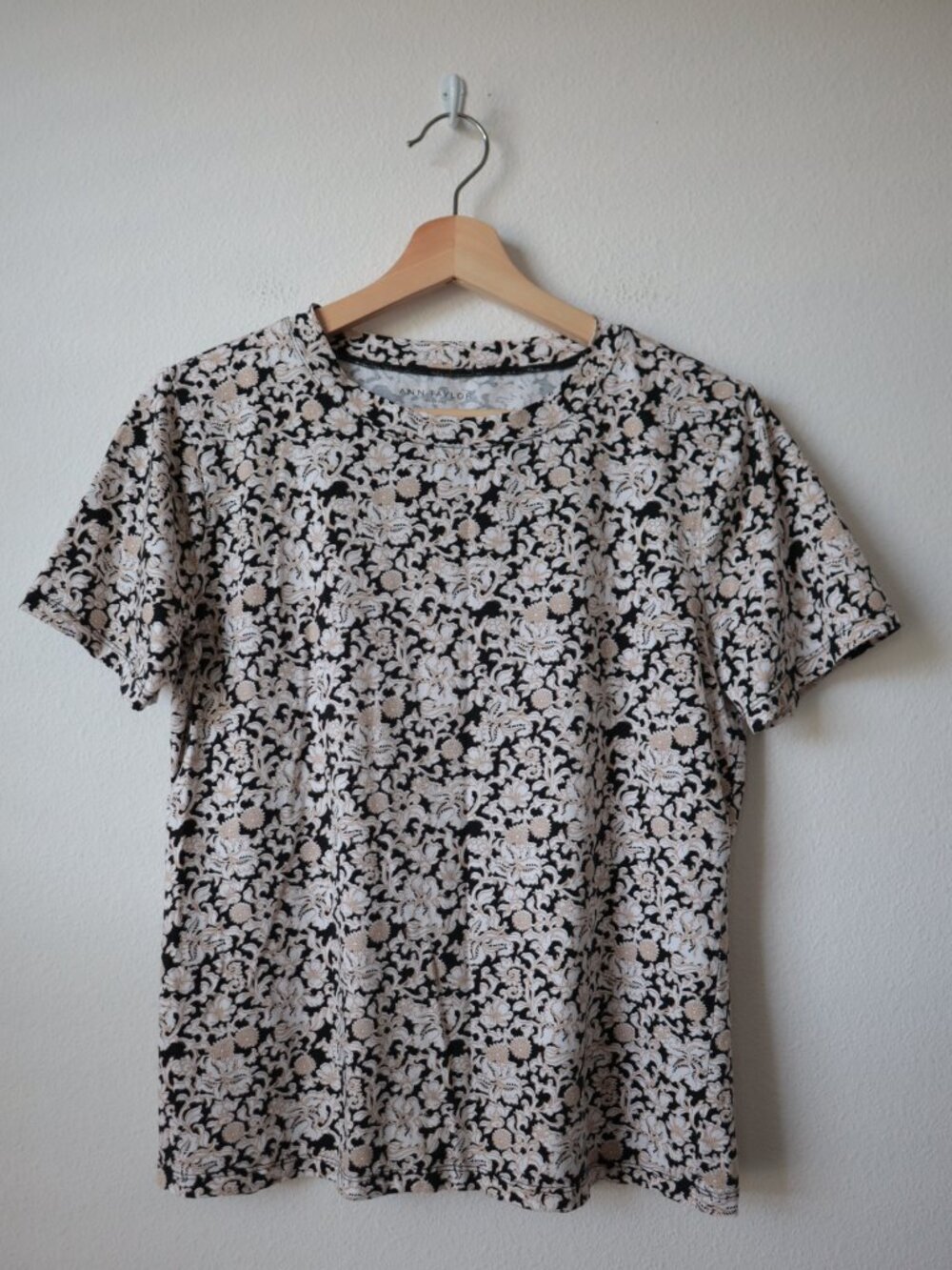 Ann Taylor Factory Brocade Print Tee | M